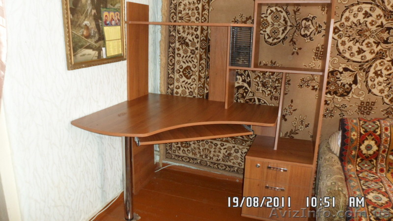 Стол угловой компьютерный - <ro>Изображение</ro><ru>Изображение</ru> #1, <ru>Объявление</ru> #353384