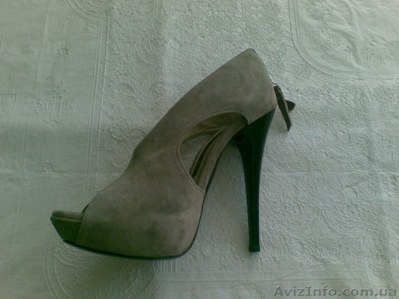 Продам босоножки Luciano Carvari - <ro>Изображение</ro><ru>Изображение</ru> #1, <ru>Объявление</ru> #658963
