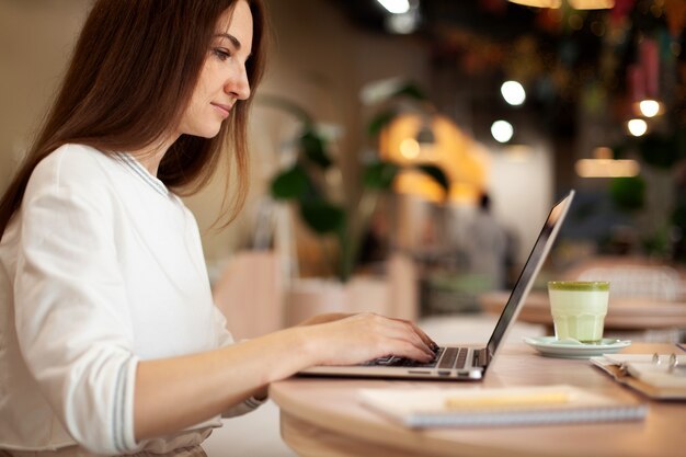 Менеджер кадровиконлайн - <ro>Изображение</ro><ru>Изображение</ru> #1, <ru>Объявление</ru> #1742253