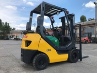 Газ-бензиновый вилочный погрузчик Komatsu с боковым смещением - <ro>Изображение</ro><ru>Изображение</ru> #2, <ru>Объявление</ru> #1696555