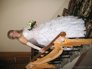  продается очень красивое свадебное платье - <ro>Изображение</ro><ru>Изображение</ru> #1, <ru>Объявление</ru> #33556