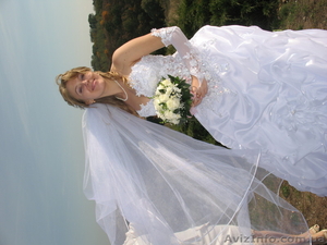  продается очень красивое свадебное платье - <ro>Изображение</ro><ru>Изображение</ru> #2, <ru>Объявление</ru> #33556