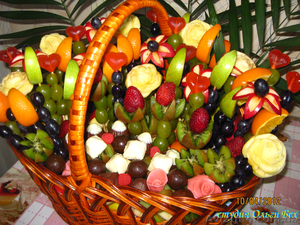 Изготовление праздничных фруктовых корзин с элементами карвинга - <ro>Изображение</ro><ru>Изображение</ru> #1, <ru>Объявление</ru> #565060
