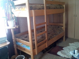 Продам двухъярусную кровать с двумя матрасами - <ro>Изображение</ro><ru>Изображение</ru> #1, <ru>Объявление</ru> #1071399